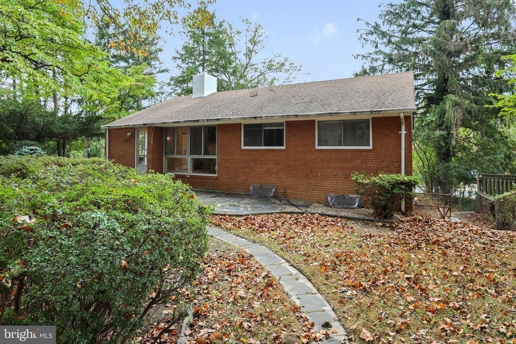 6048 Rossmore Drive - Photo 19