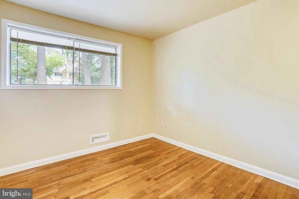 6048 Rossmore Drive - Photo 11