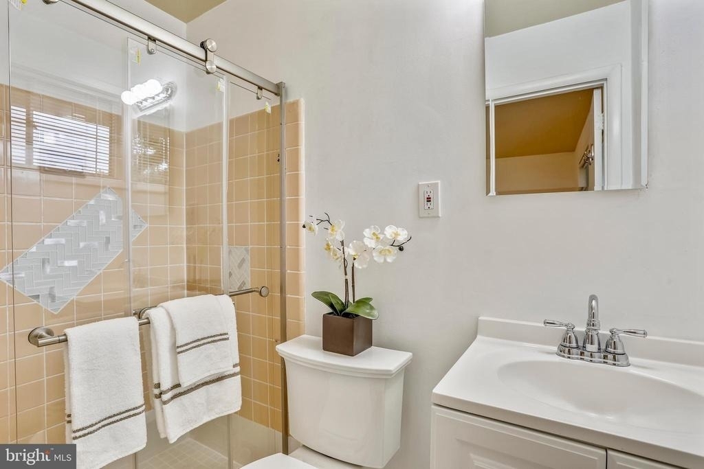 6048 Rossmore Drive - Photo 9