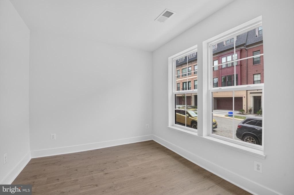 5015 Dulcet Drive - Photo 6