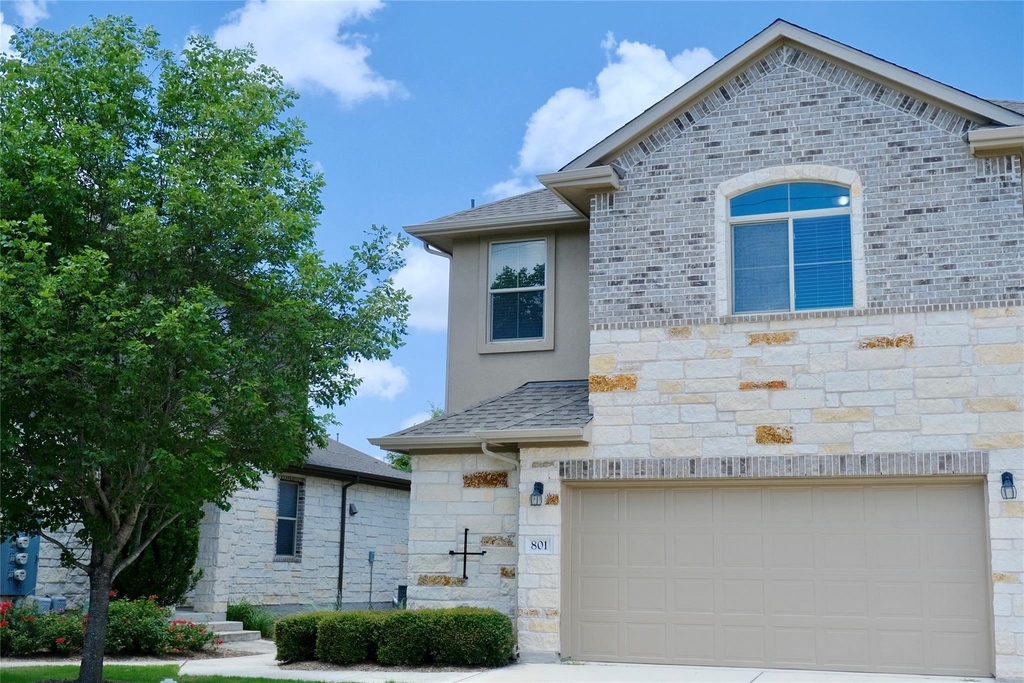 2880 Donnell Dr - Photo 0