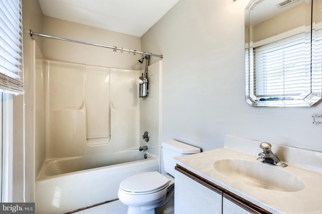 6412 Highbanks Court - Photo 7