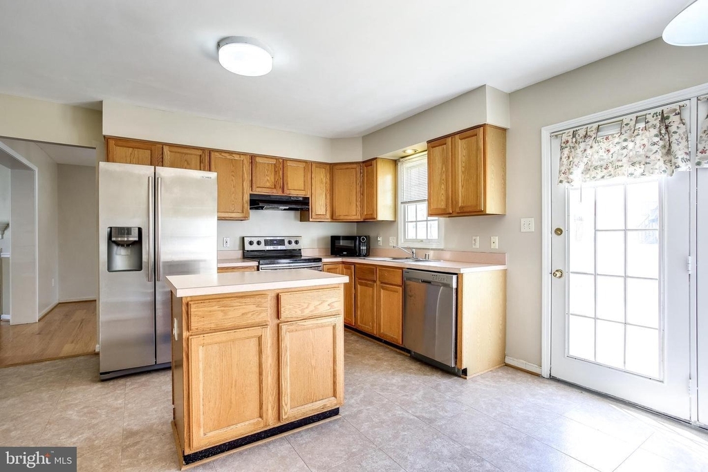 6412 Highbanks Court - Photo 3
