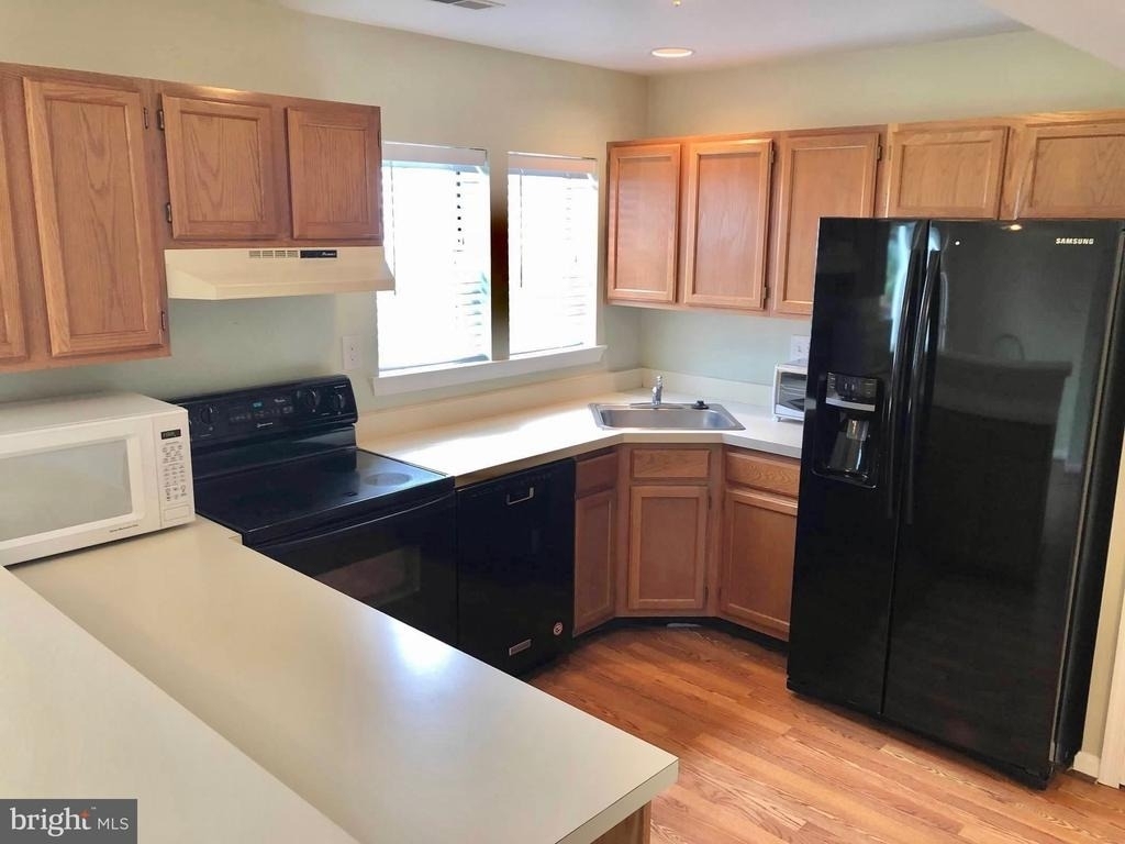 717 Orley Place - Photo 4
