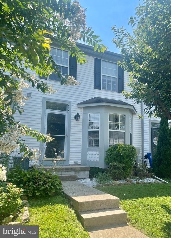 717 Orley Place - Photo 0