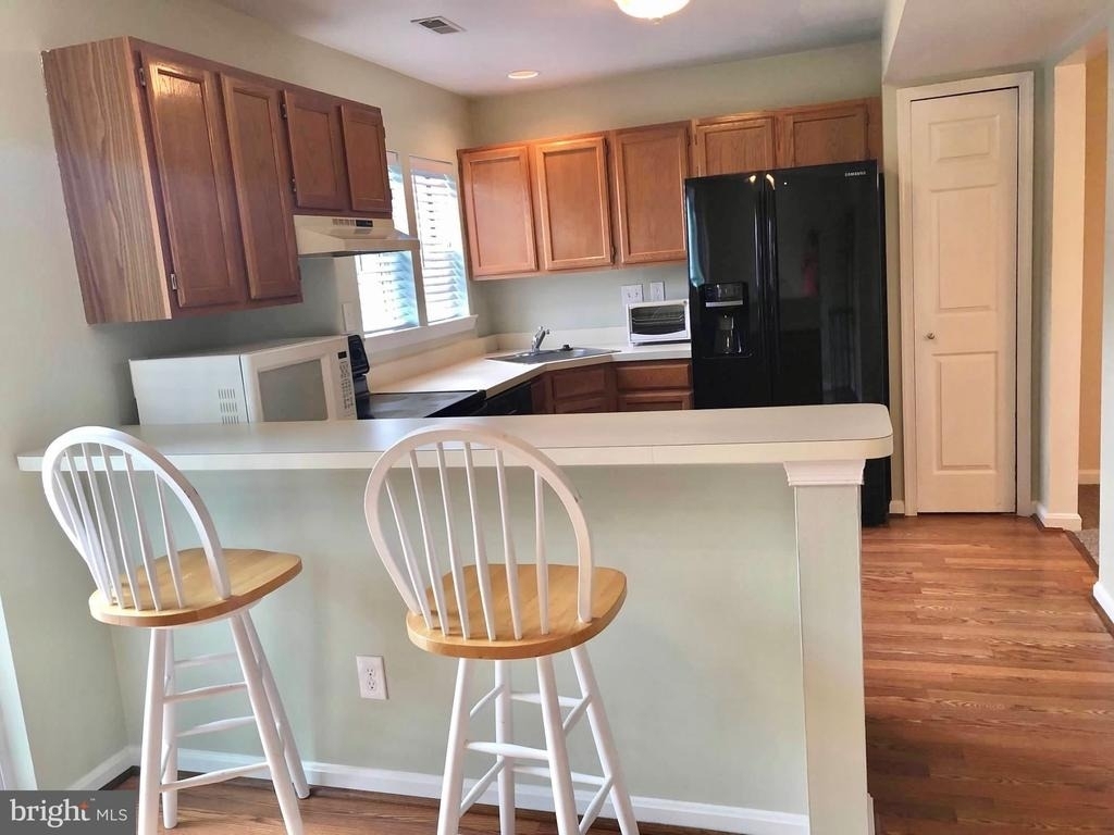 717 Orley Place - Photo 5