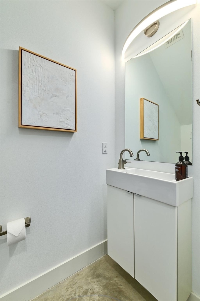 1131 Map St - Photo 14