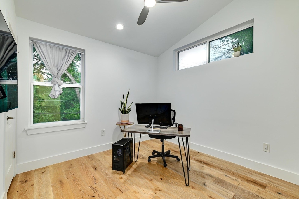 1131 Map St - Photo 18