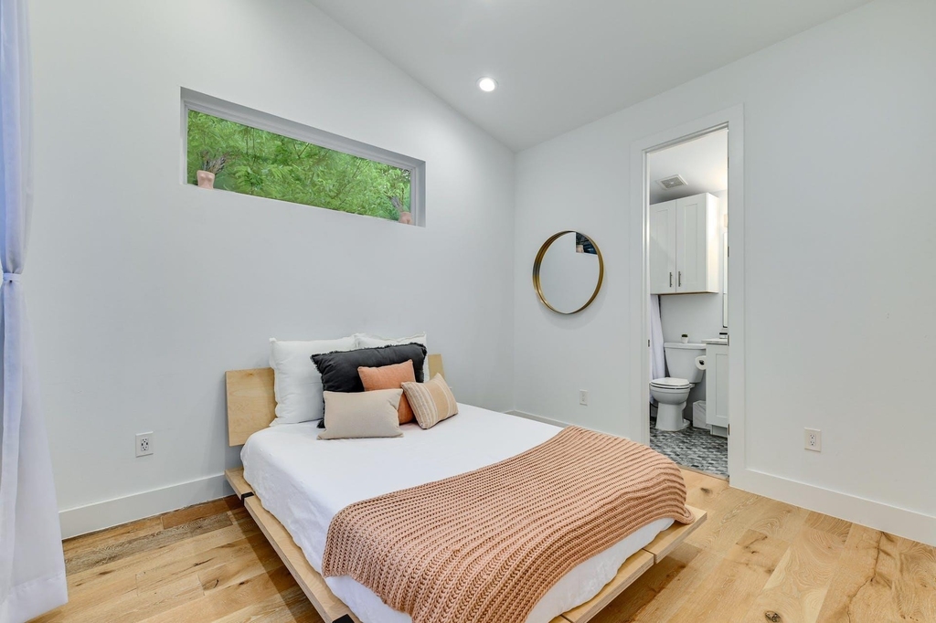 1131 Map St - Photo 15