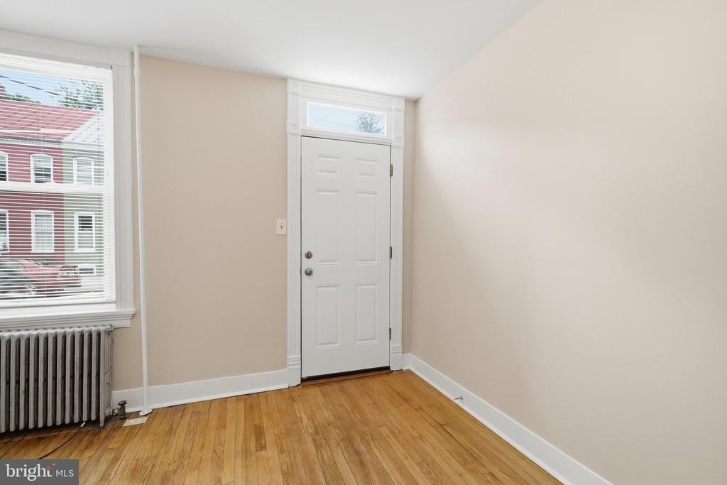 403 W South Street - Photo 5