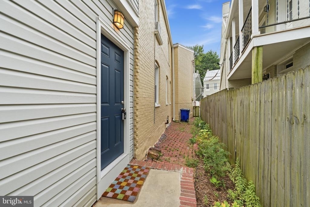403 W South Street - Photo 32