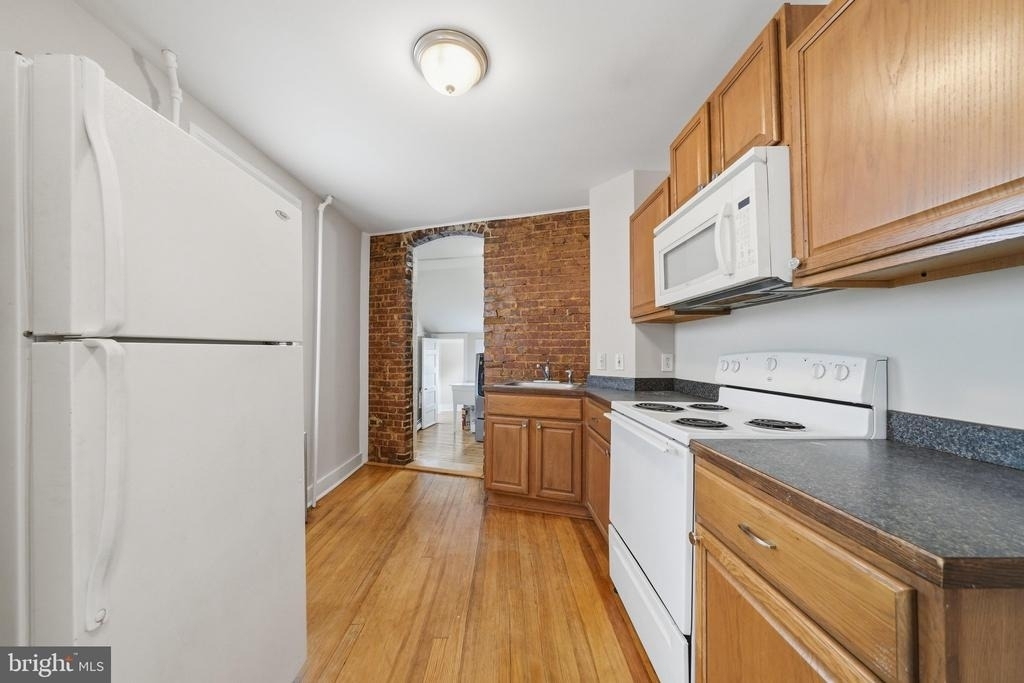 403 W South Street - Photo 14