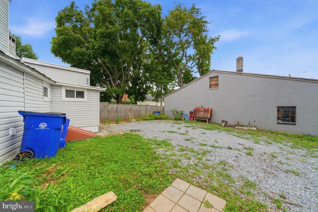 403 W South Street - Photo 38