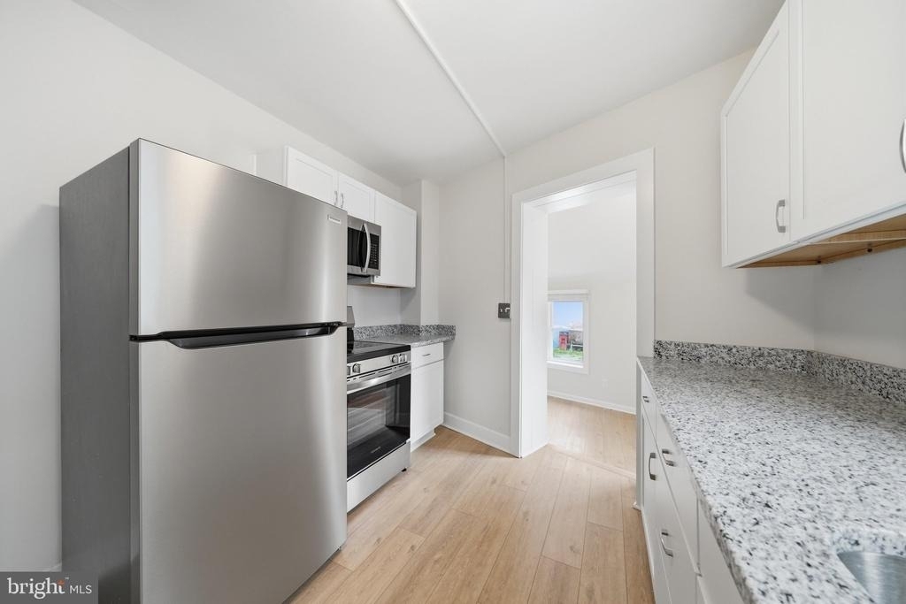 403 W South Street - Photo 14