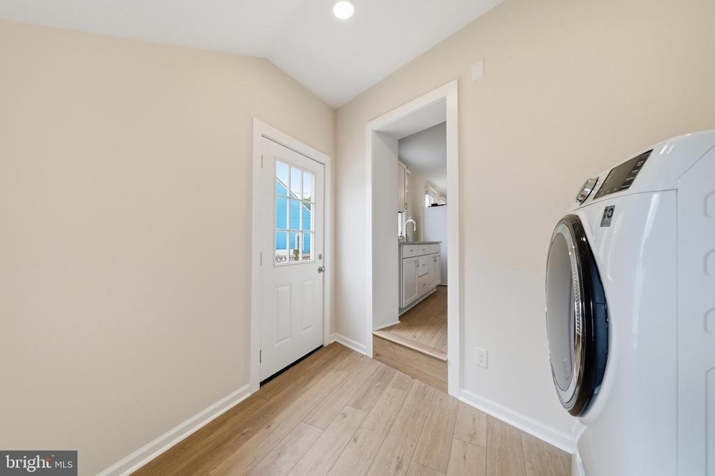 403 W South Street - Photo 17