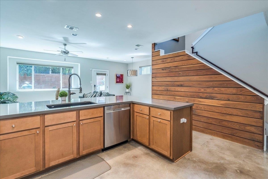 3505 Villa Ct - Photo 3