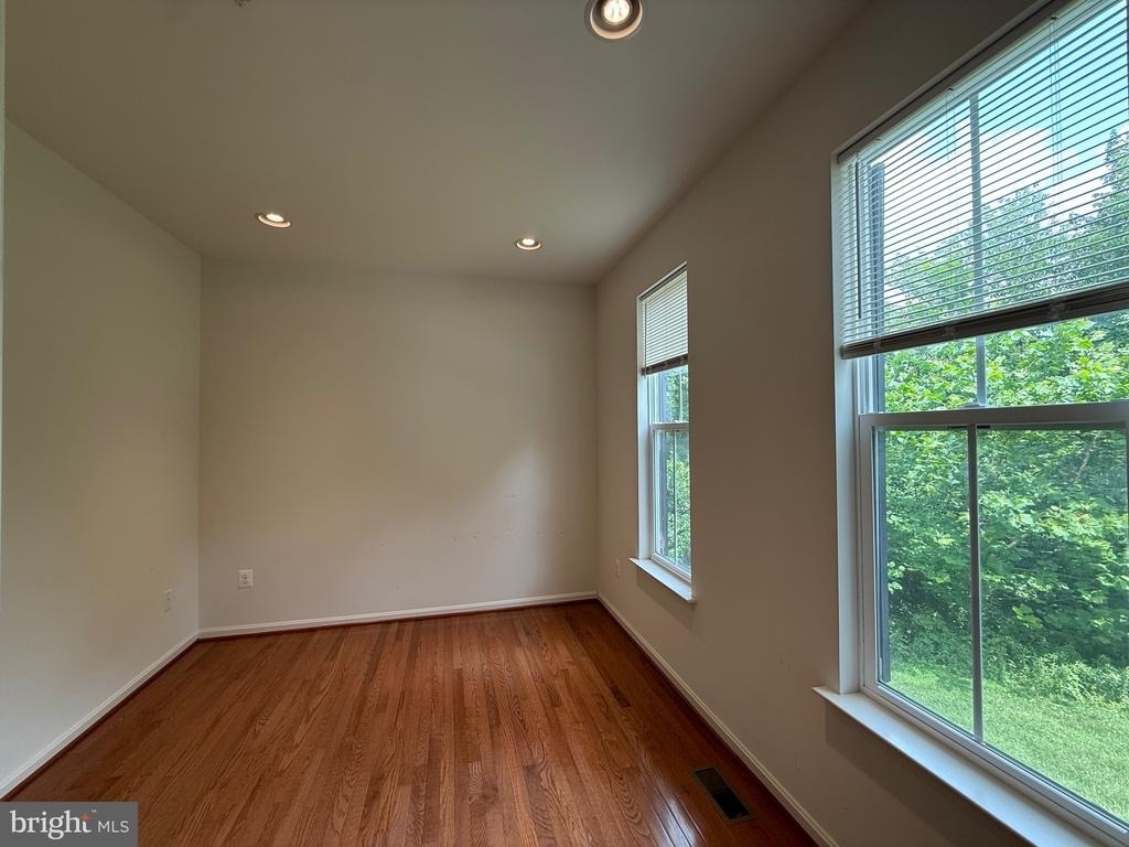 10215 Daventry Drive - Photo 8