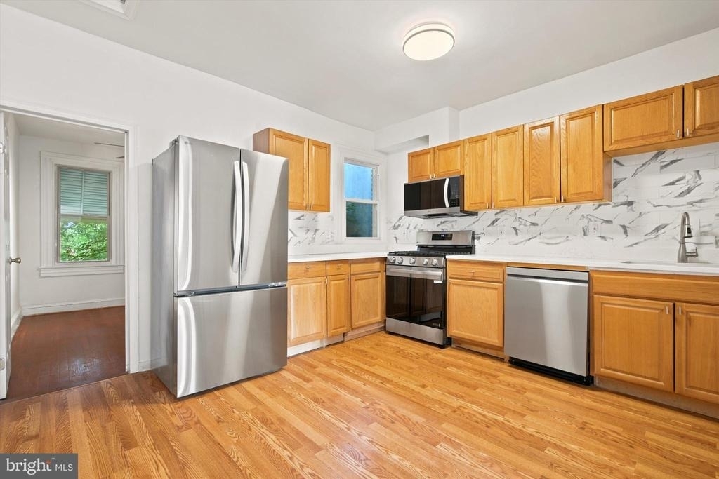 3146 Remington Avenue - Photo 2