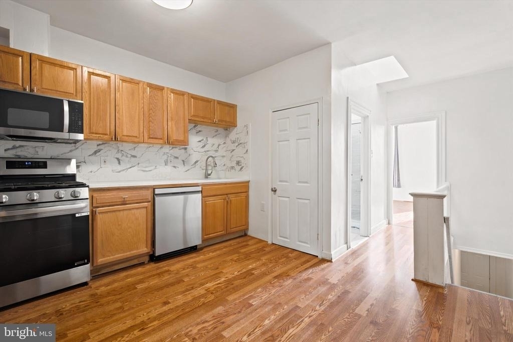 3146 Remington Avenue - Photo 3