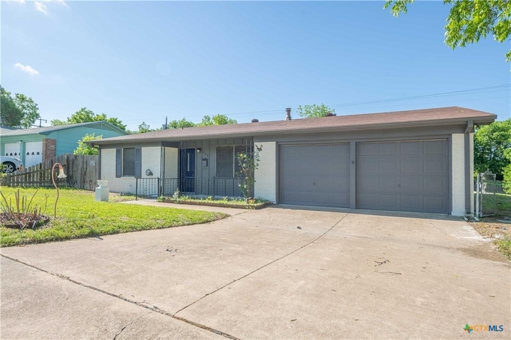 1228 Chippendale Dr - Photo 6