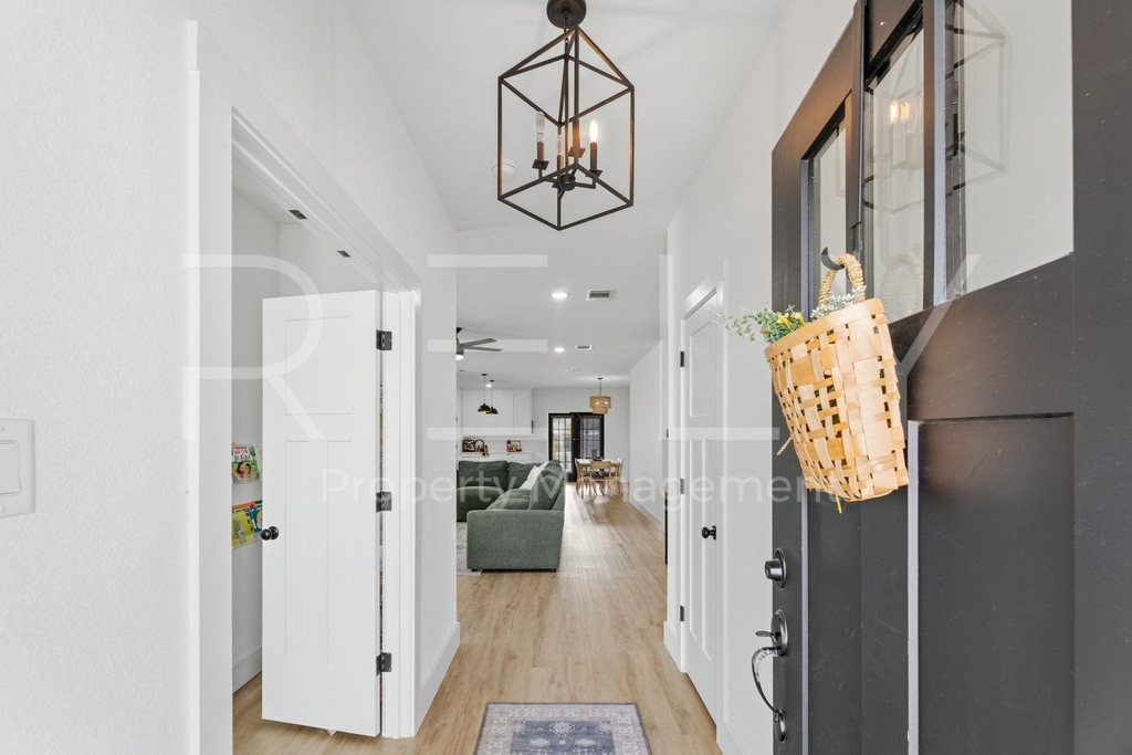 129 Seattle Slew Dr - Photo 4