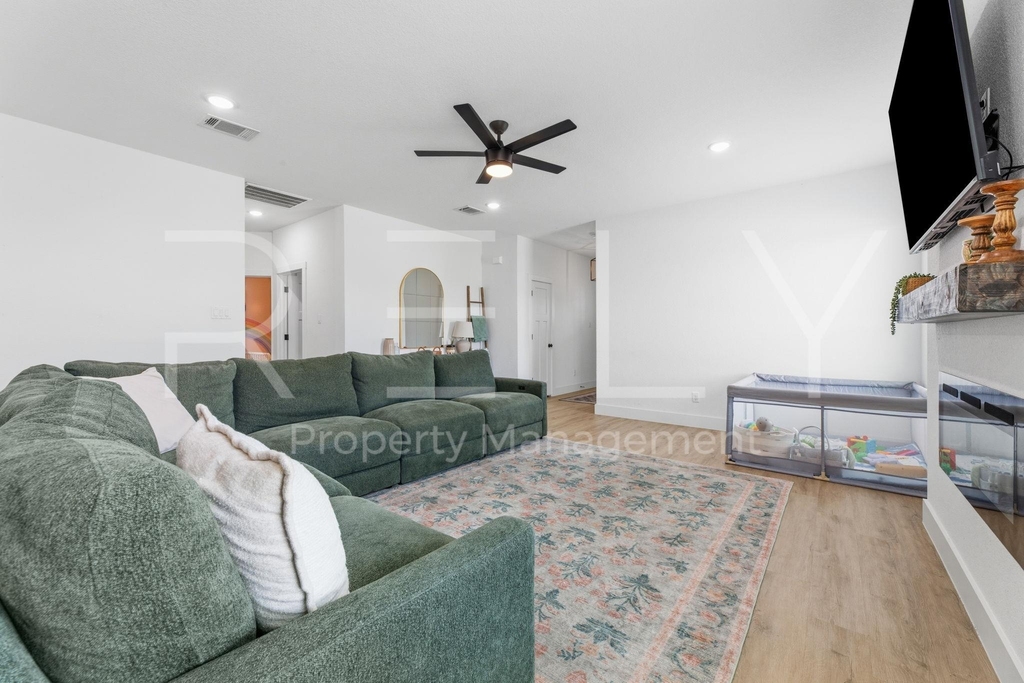 129 Seattle Slew Dr - Photo 10
