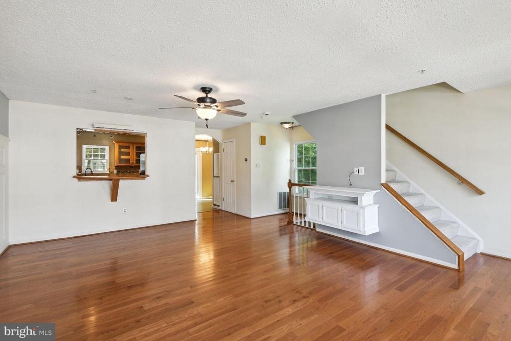 1511 Ashburnham Drive - Photo 6