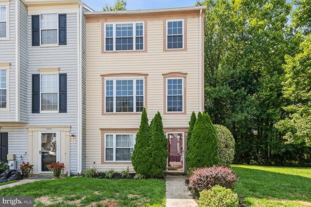 1511 Ashburnham Drive - Photo 0