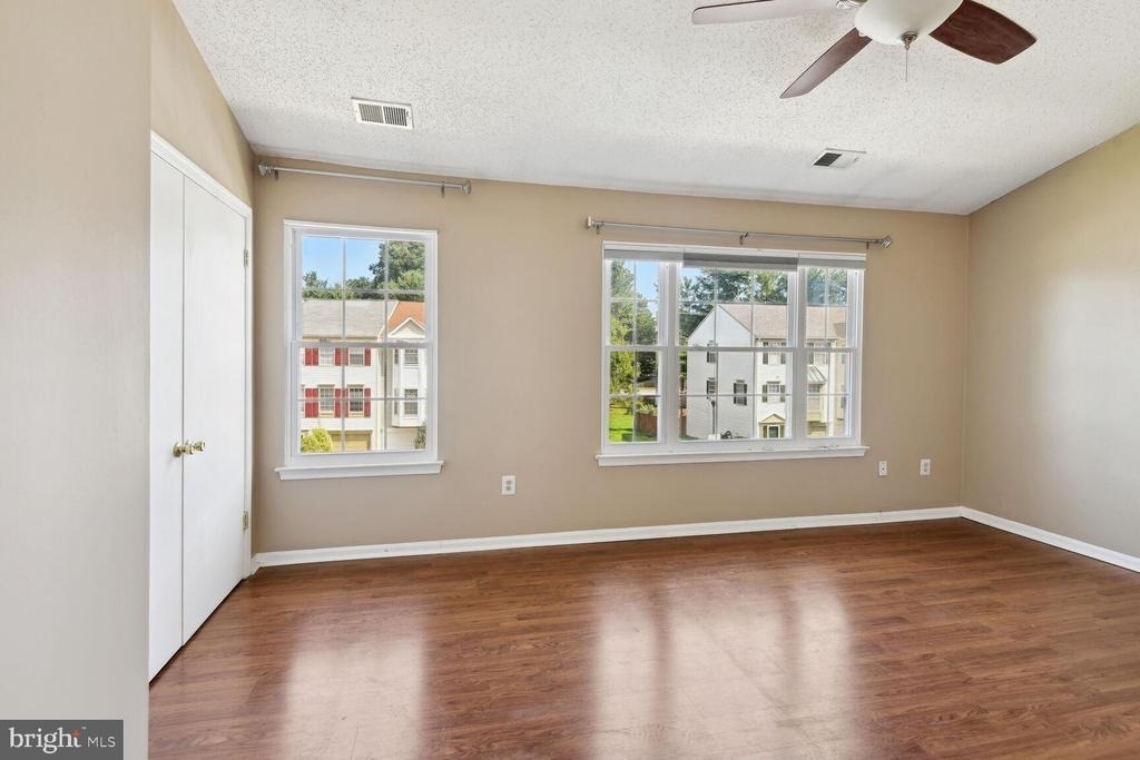 1511 Ashburnham Drive - Photo 10