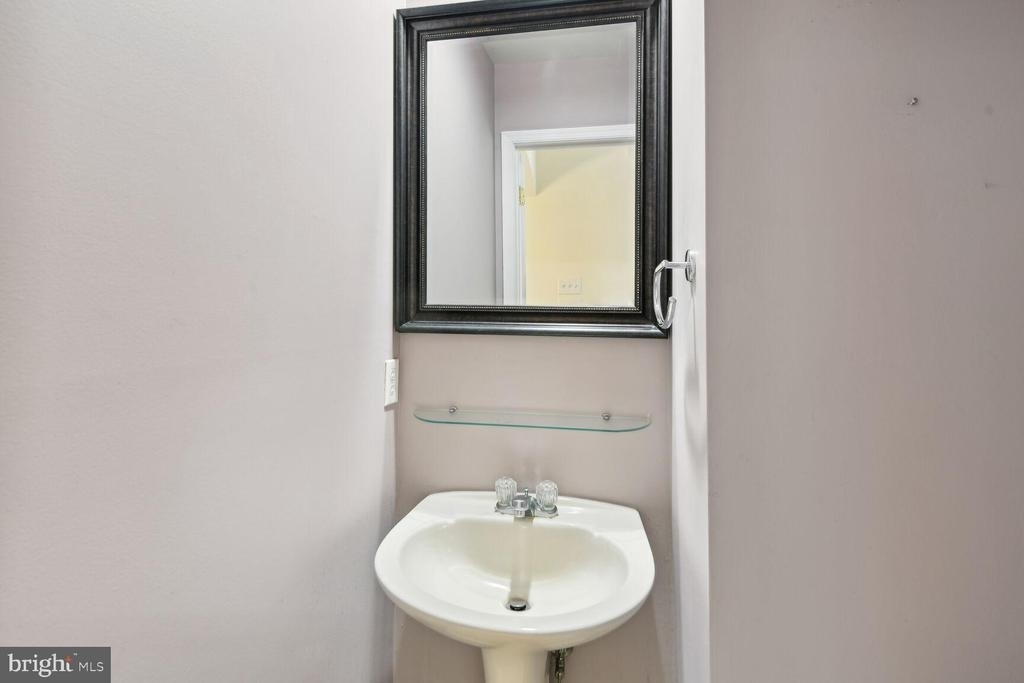 1511 Ashburnham Drive - Photo 9