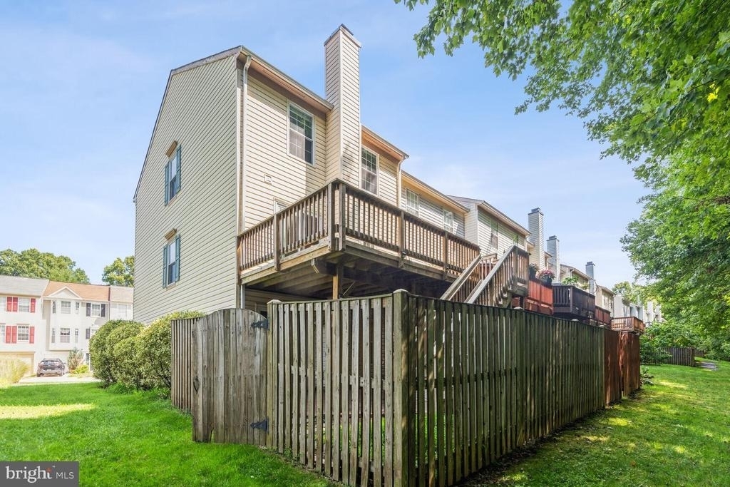 1511 Ashburnham Drive - Photo 16