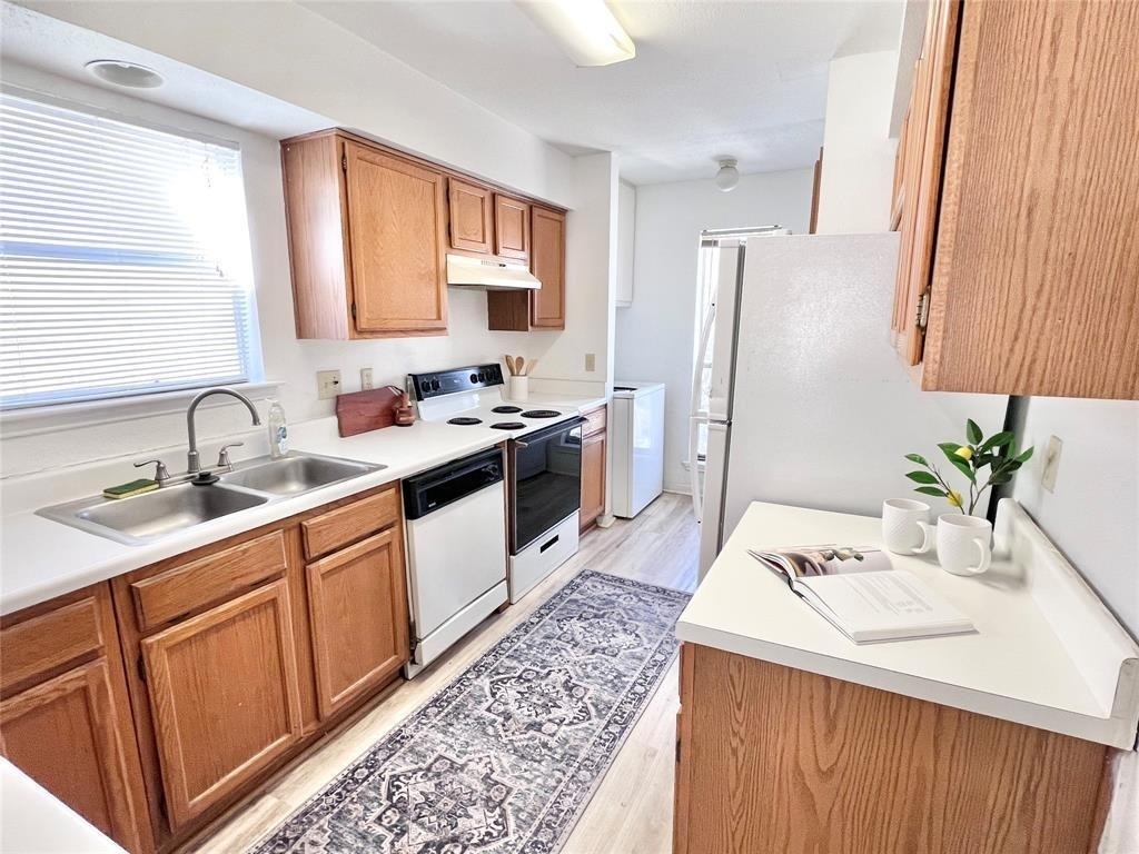 2450 Wickersham Ln - Photo 4