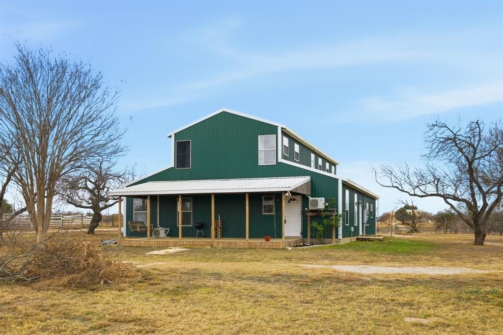 610 Eastview Dr - Photo 0