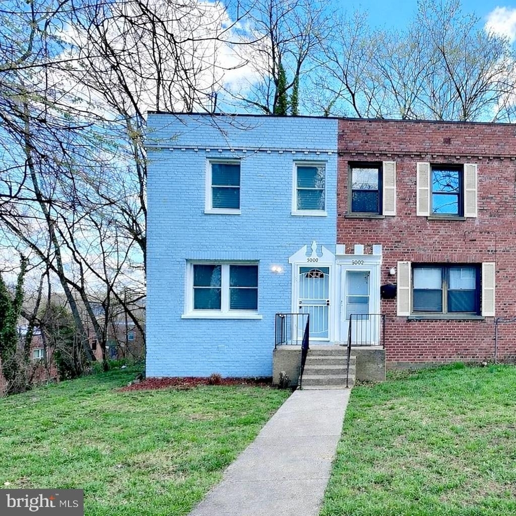 5000 Just Street Ne - Photo 1