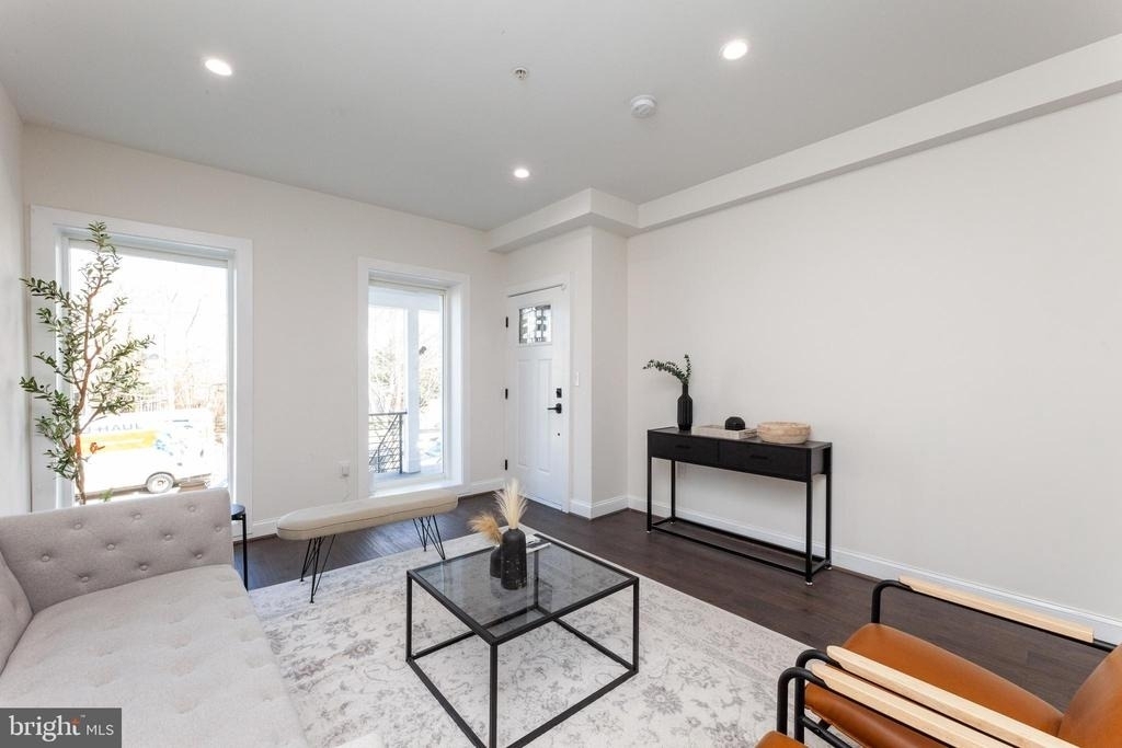 734 Kenyon Street Nw - Photo 4