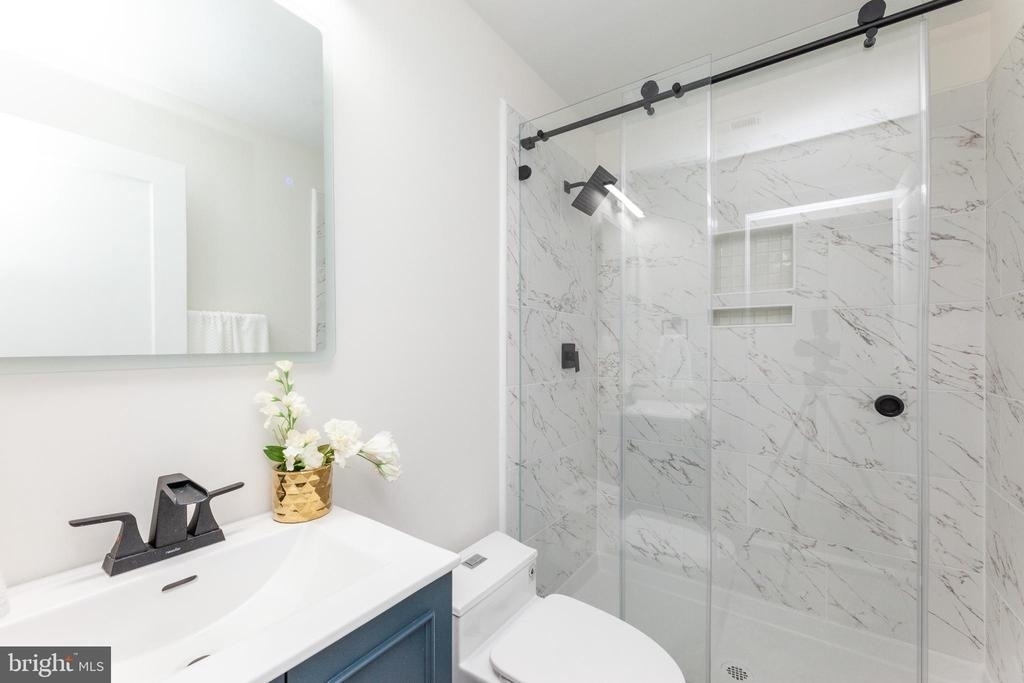 734 Kenyon Street Nw - Photo 18
