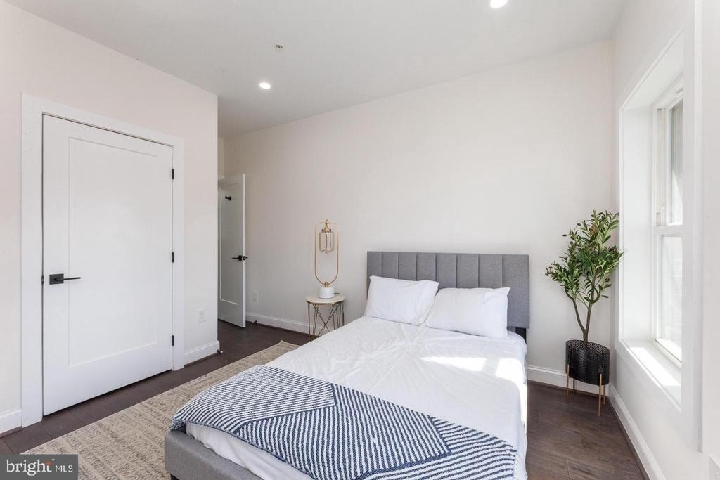 734 Kenyon Street Nw - Photo 14