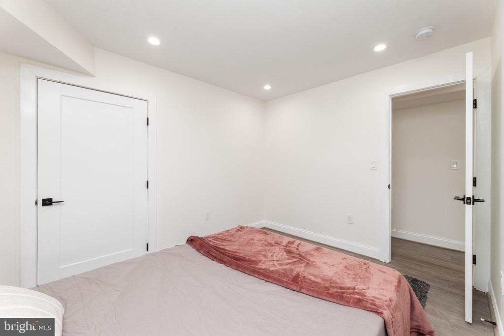 734 Kenyon Street Nw - Photo 17