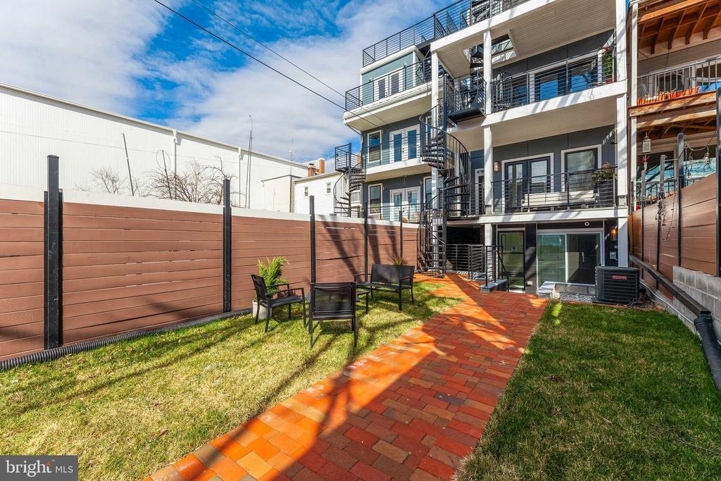 734 Kenyon Street Nw - Photo 23