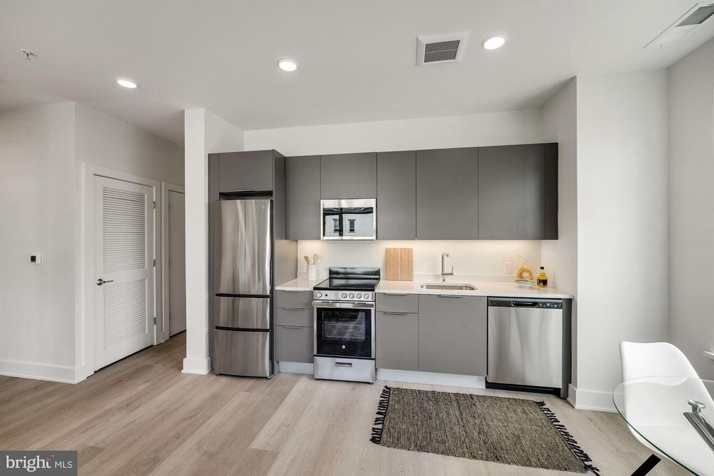 3831 Georgia Avenue Nw - Photo 4