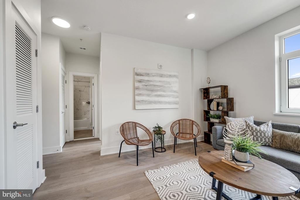 3831 Georgia Avenue Nw - Photo 4