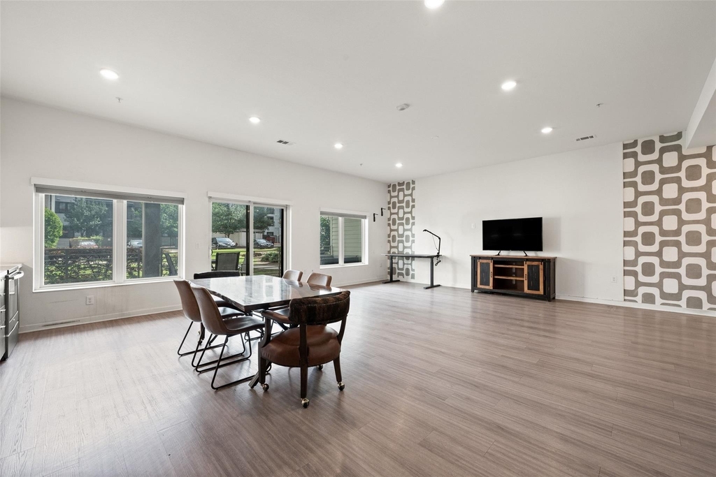 4361 S Congress Ave - Photo 1