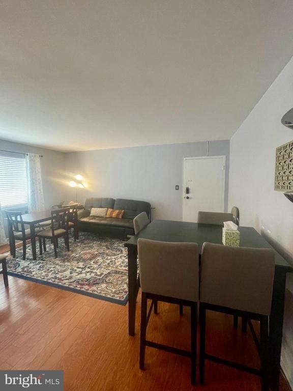 1031 Michigan Avenue Ne - Photo 1