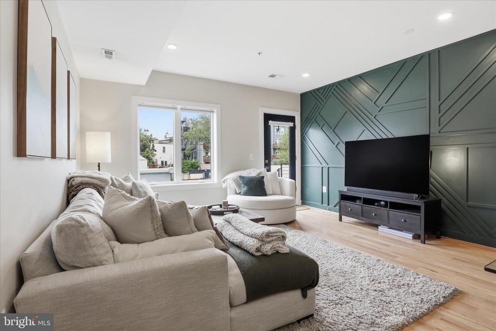 1222 Neal Street Ne - Photo 6