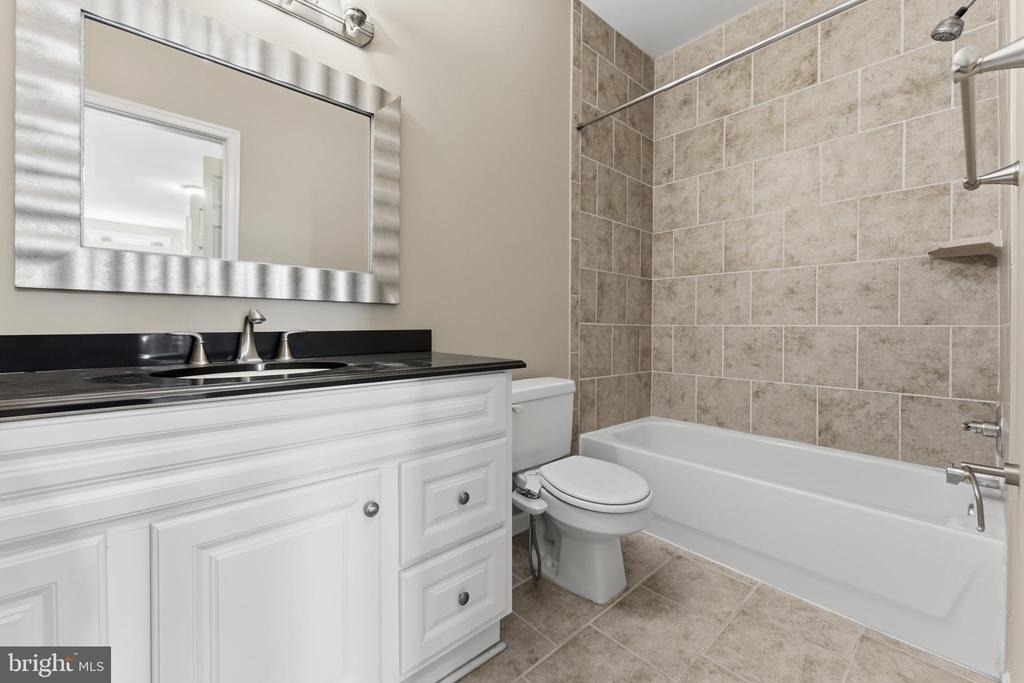 11 R Street Nw - Photo 19