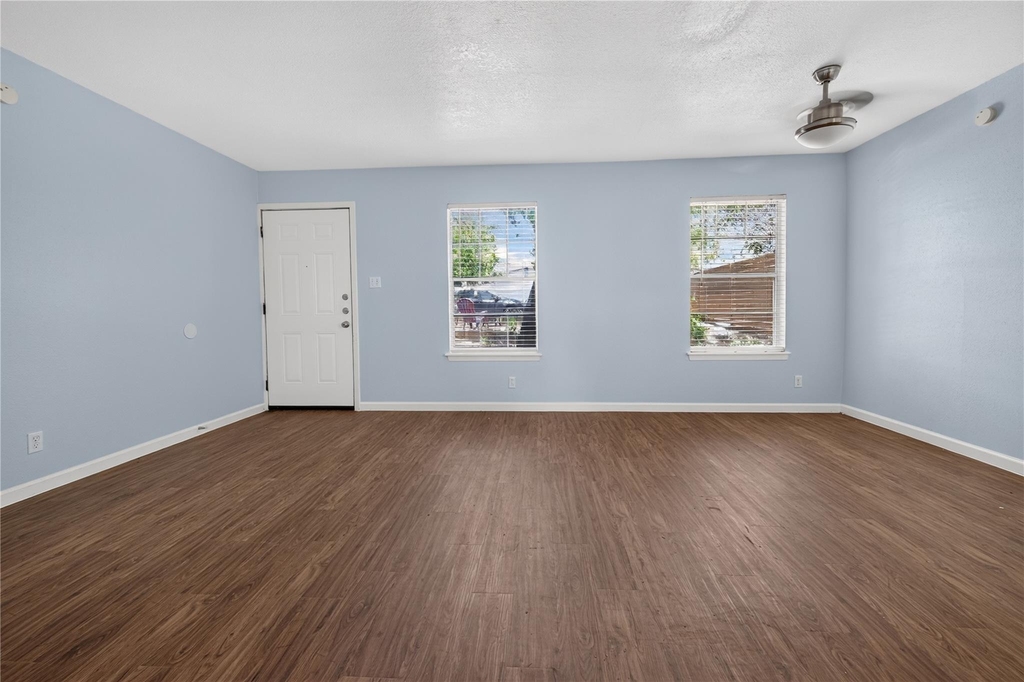 3425 Willowrun Dr - Photo 2