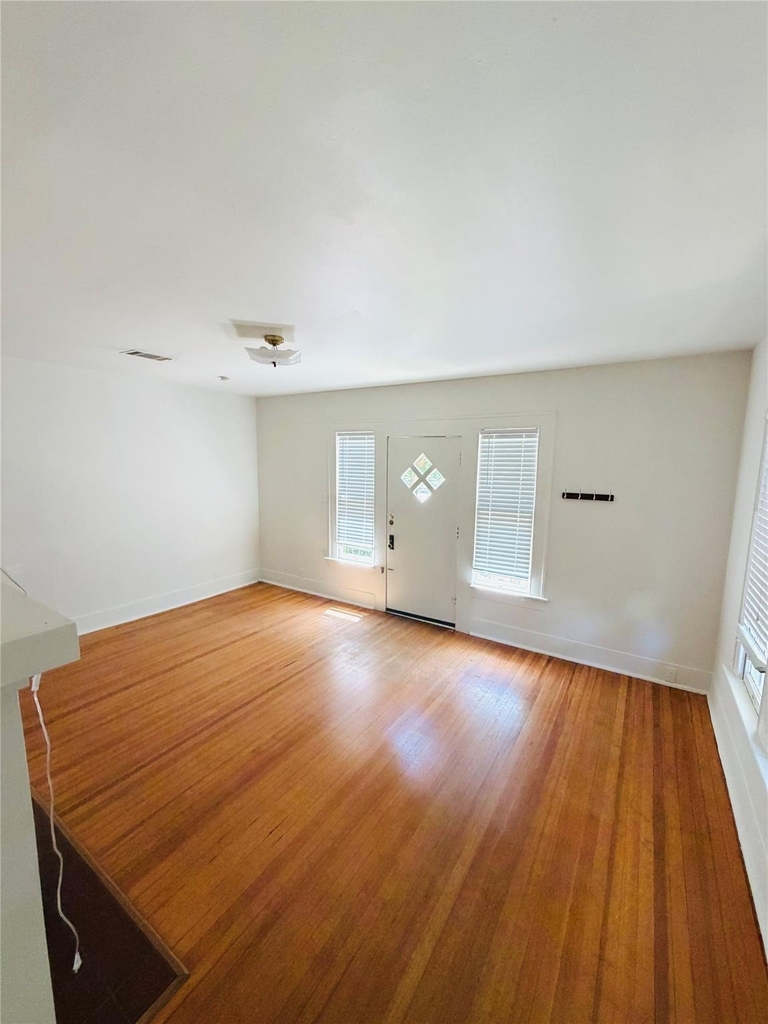 3212 E Oakmont Blvd - Photo 10