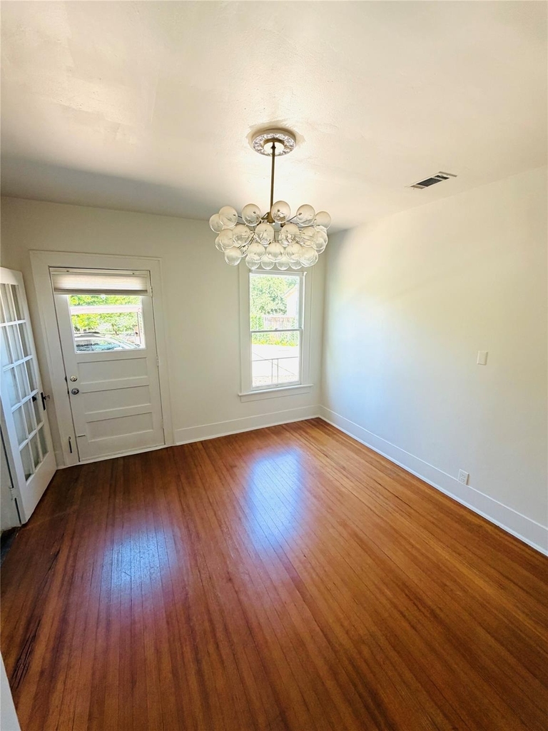 3212 E Oakmont Blvd - Photo 5