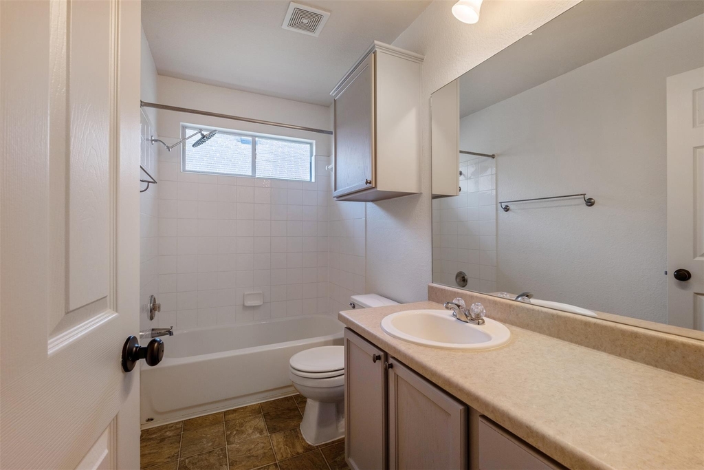 2208 Melissa Oaks Ln - Photo 17