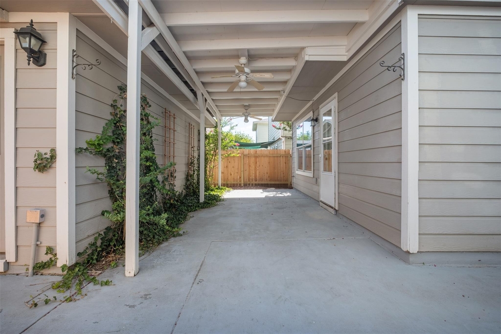 2208 Melissa Oaks Ln - Photo 21